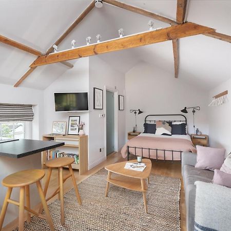 The Hayloft By Black Door Stays Bath Exterior photo